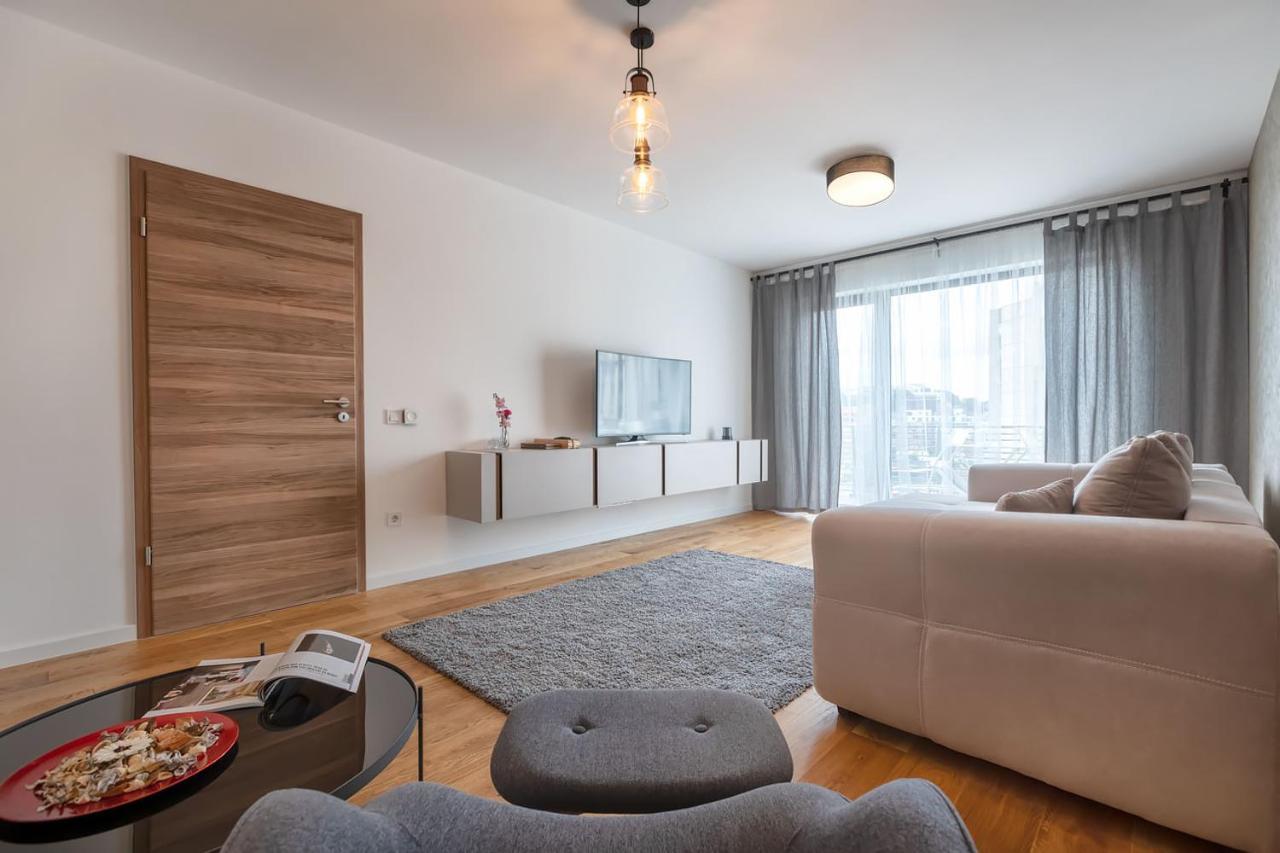 בראשוב Cosmopolit Booking מראה חיצוני תמונה